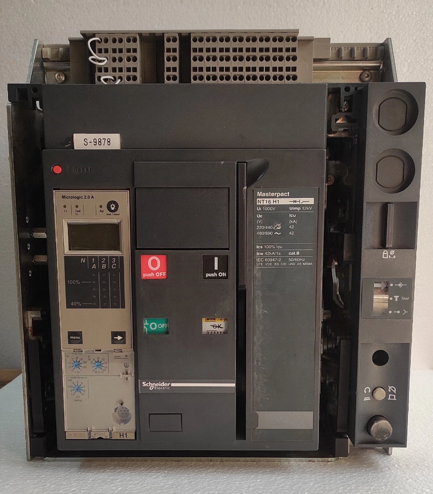 Schneider / Merlin Gerin nt16 h1 / NT16 H1 Circuit Breaker Micrologic 2.0.A